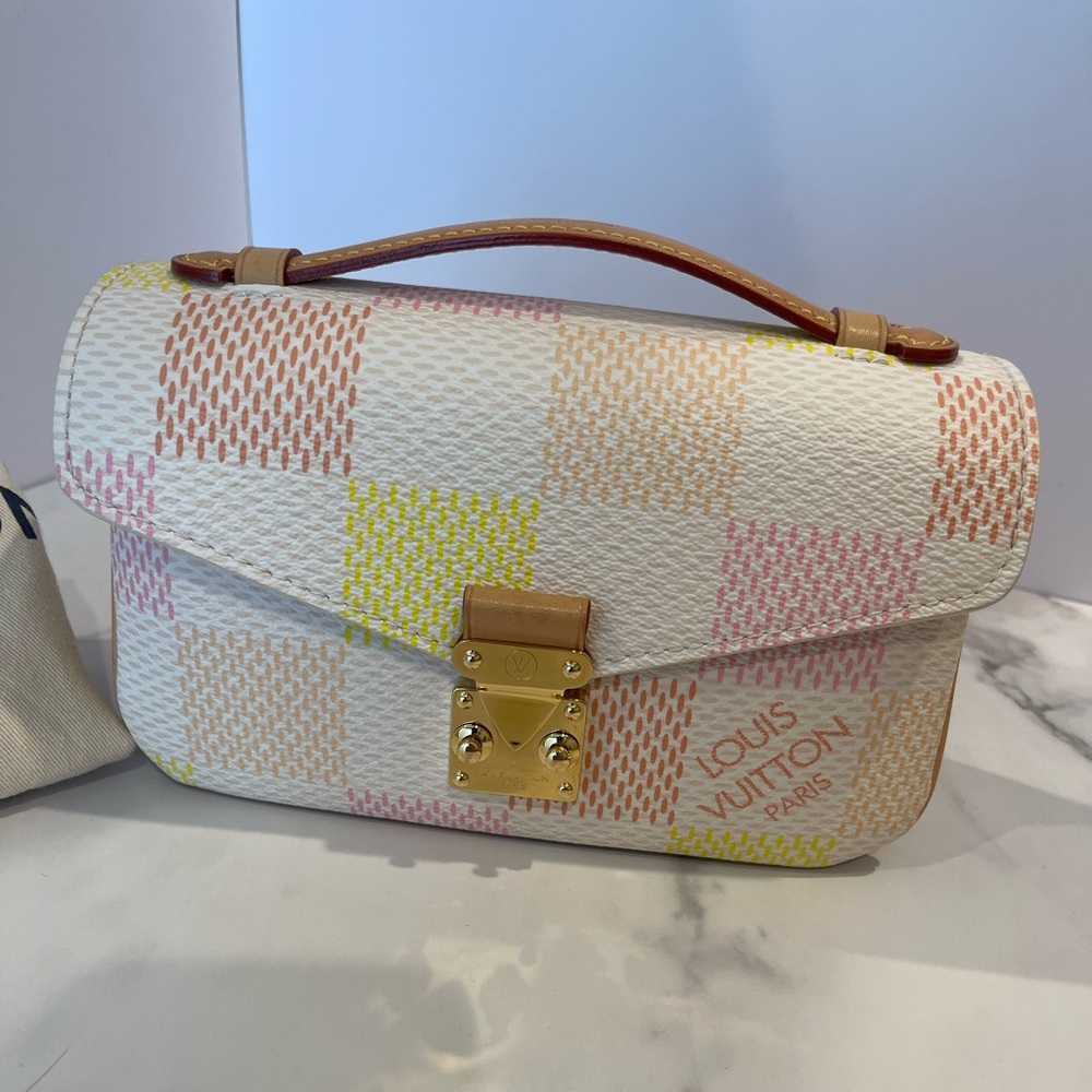 SOLD-Authentic Louis Vuitton Pochette Metis East West Damierlicious